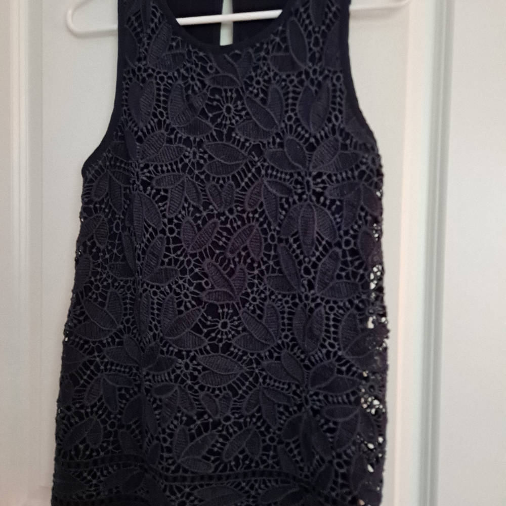 Sleeveless dress top